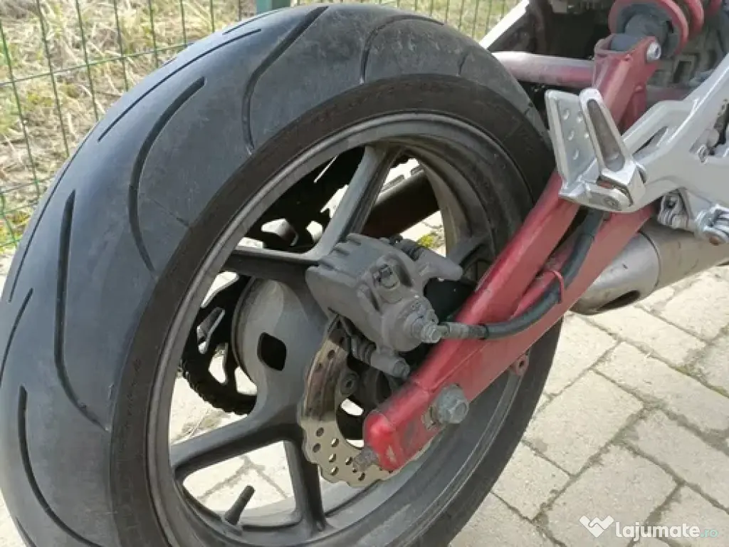 Kawasaki ER6F 650 2006 – lovită dreapta – pornește 