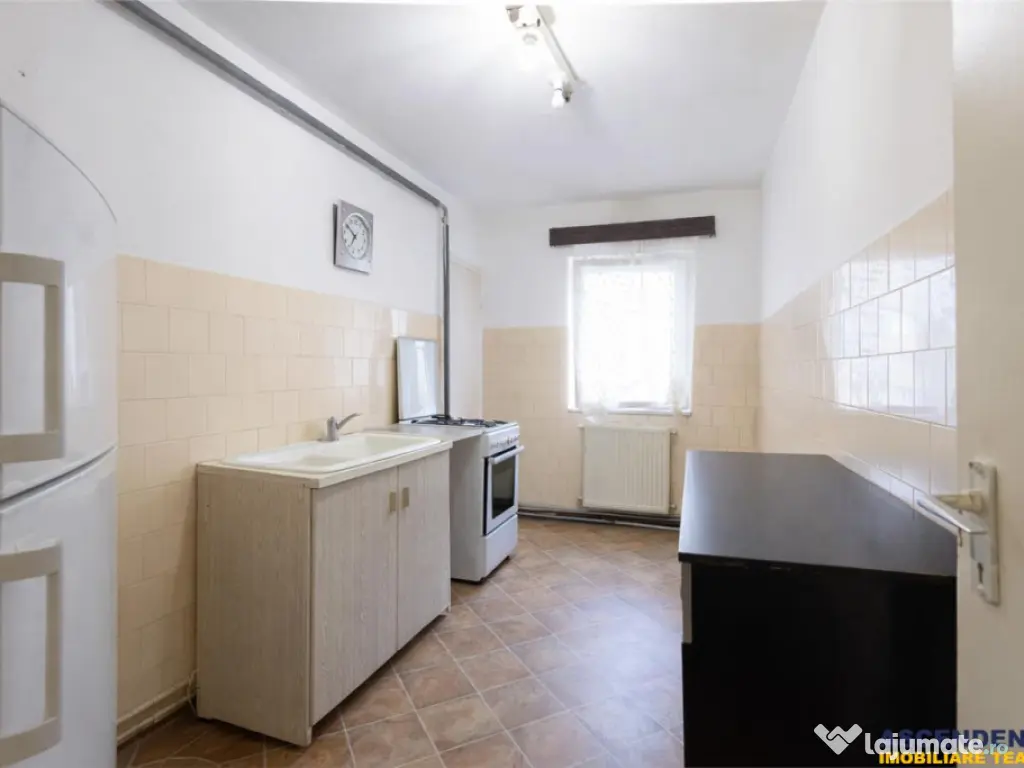 Apartament decomandat, etaj 2, centrala proprie, Astra, Jude