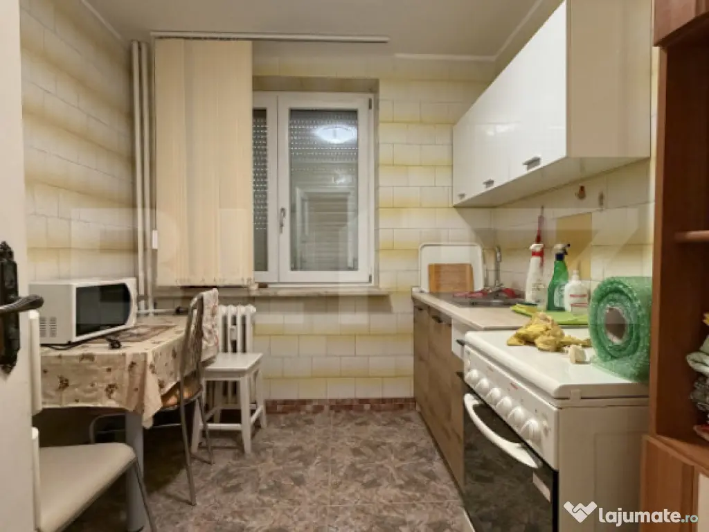 Apartament 2 camere, et. 1, Calea Severinului/ Scoala Deceba