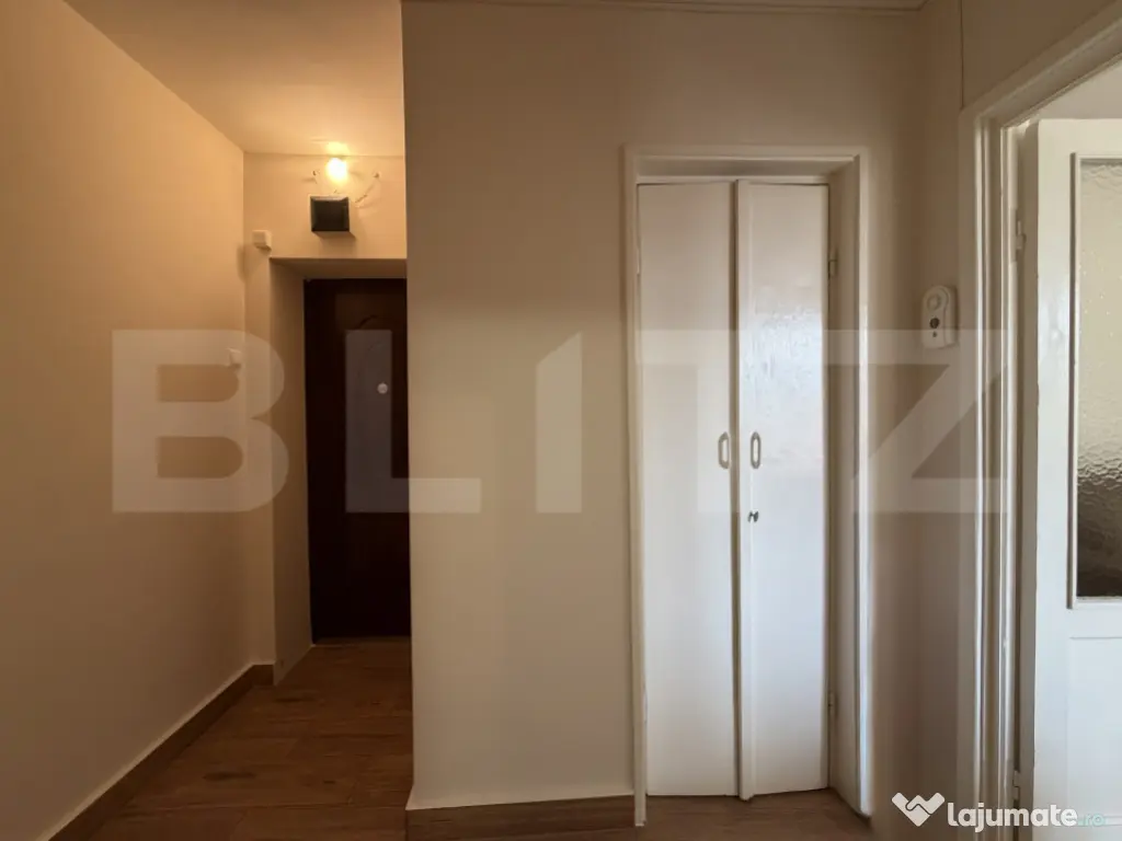 Apartament 2 camere, et. 1, Calea Severinului/ Scoala Deceba