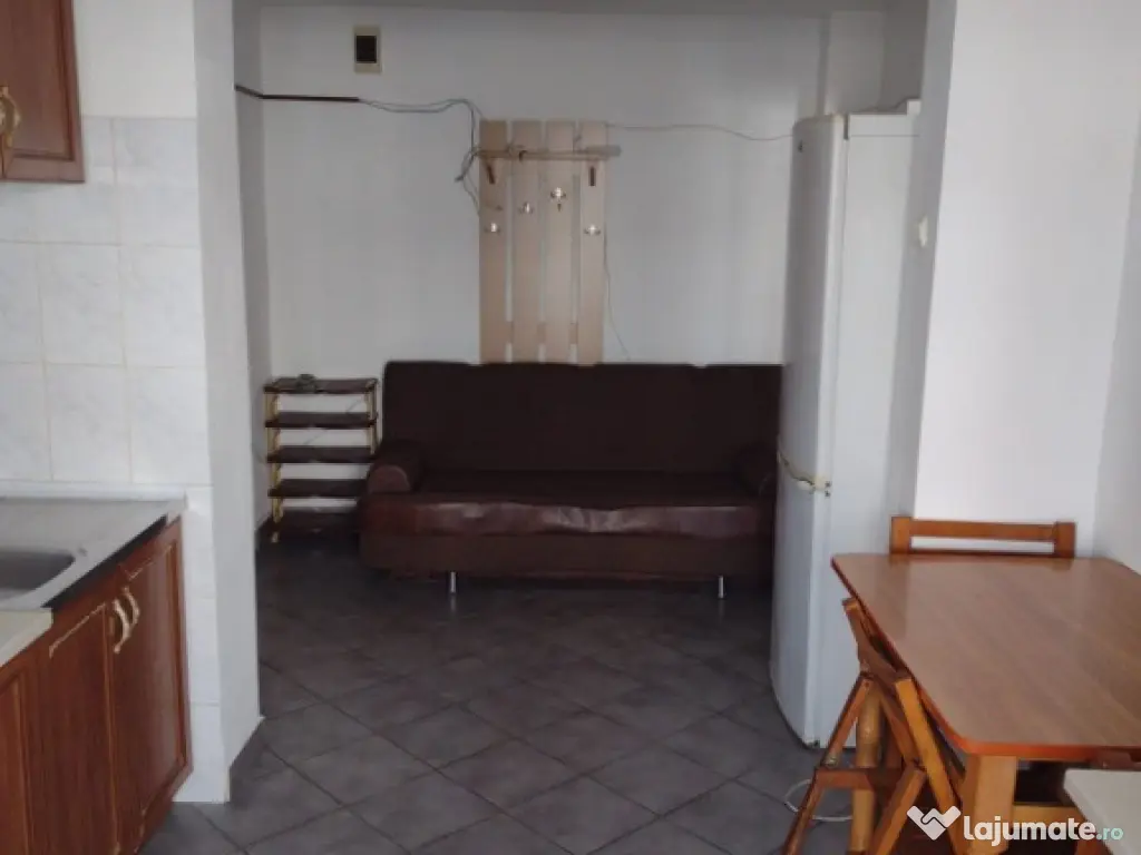 Apartament 2 camere decomandat, et. 3, Nicolina 