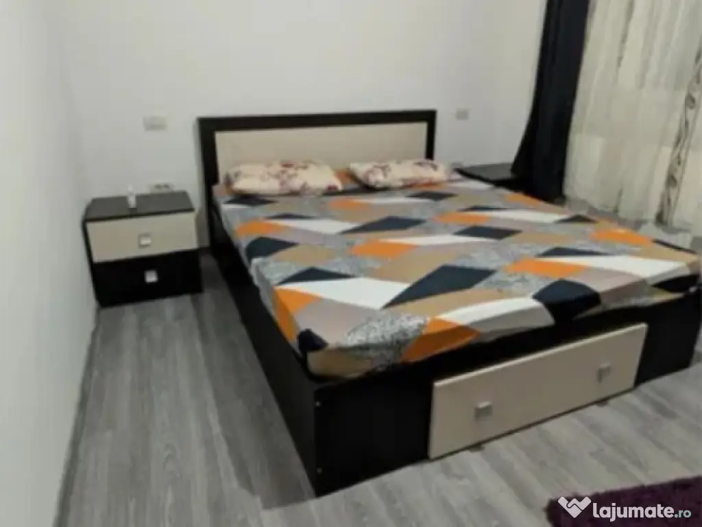 Apartament 2 camere, decomandat - zona Tractoru