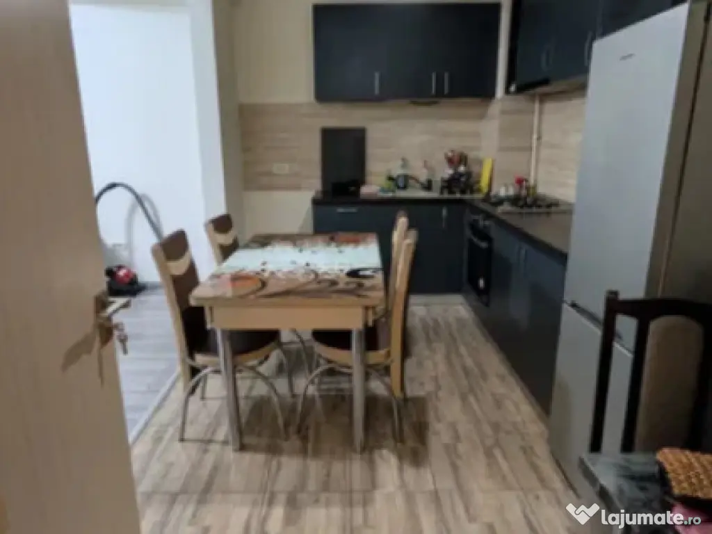Apartament 2 camere, decomandat - zona Tractoru