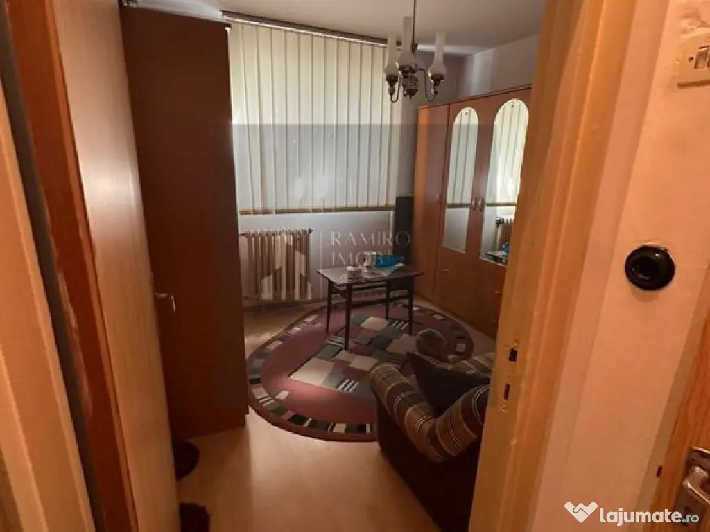 Apartament 3 camere Piata Progresul /etaj 2 