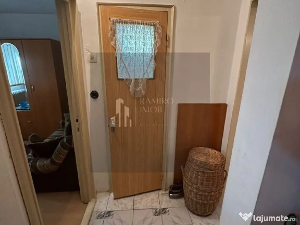 Apartament 3 camere Piata Progresul /etaj 2 