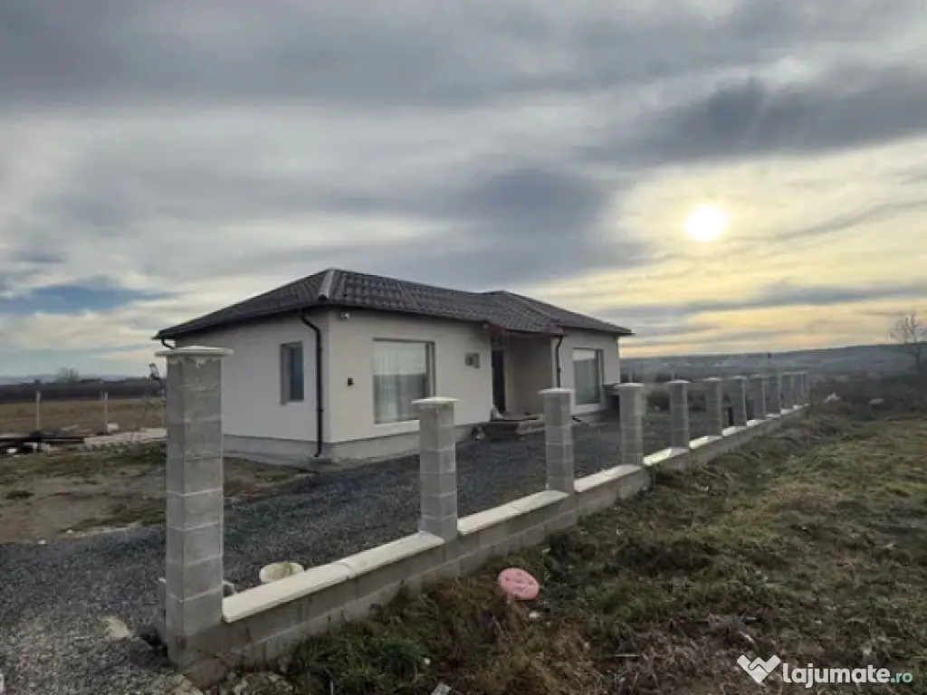 Casă modernă 2025, 92 mp utili, 7.5 ari teren – mobilat? 