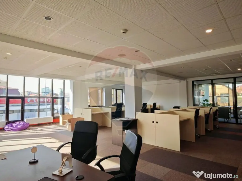 Spațiu de birouri de 943.29mp de vânzare în zona Hipod... 