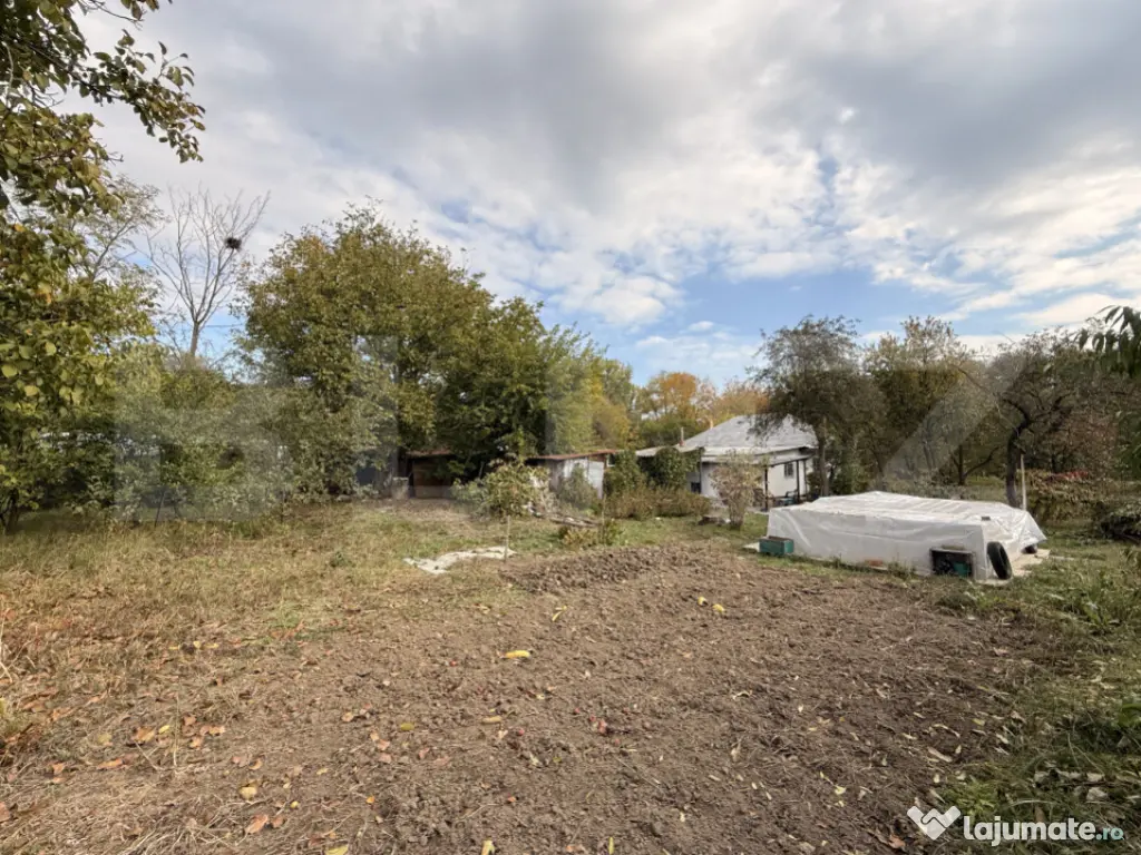 Teren EV și IV cu casă, 29.600 mp, utilități și acces f 