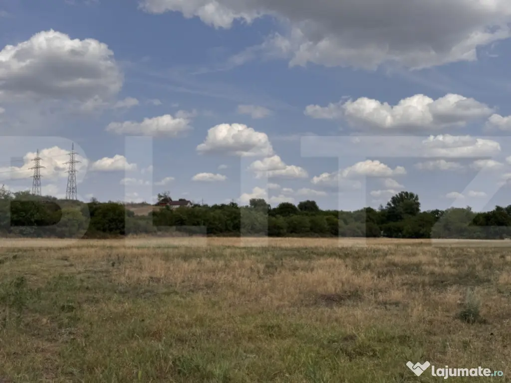 Teren EV și IV cu casă, 29.600 mp, utilități și acces f 