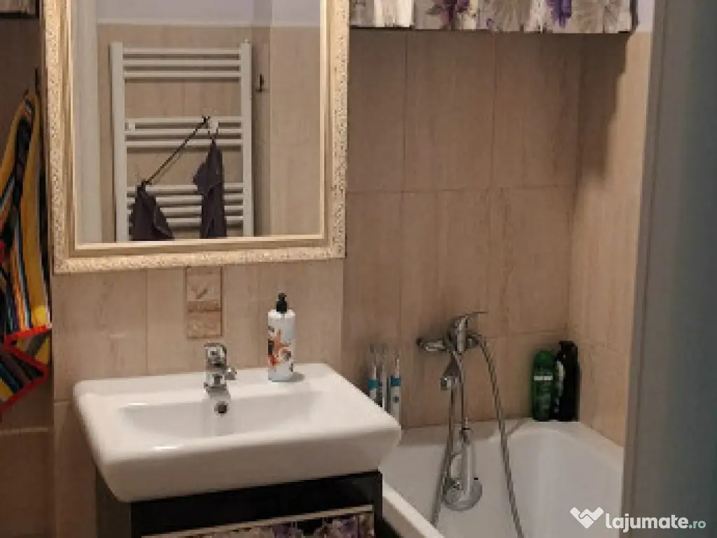 N Apartament de 3 camere zona BARTOLOMEU 