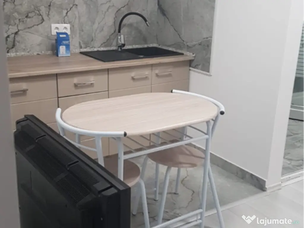 Ofer spre inchiriere garsoniera la casa cu facturi incluse 