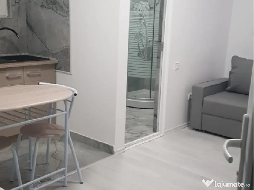 Ofer spre inchiriere garsoniera la casa cu facturi incluse 