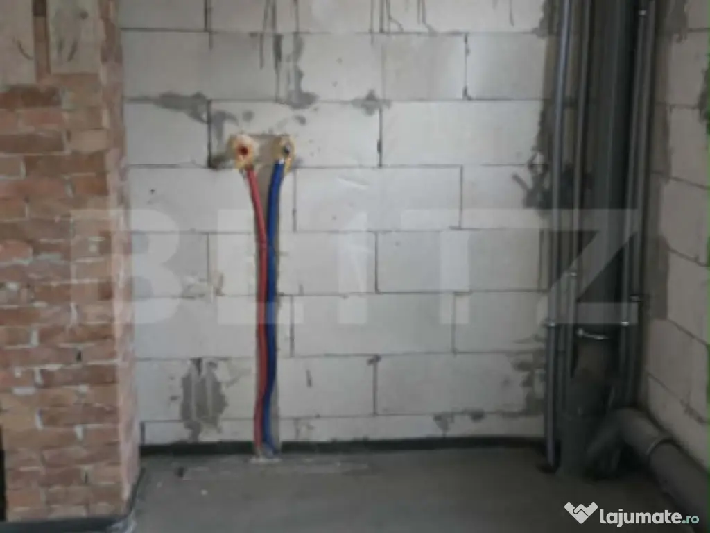 Casa etaj la rosu , 150 mp utili, 2460 mp teren, Campulung M 