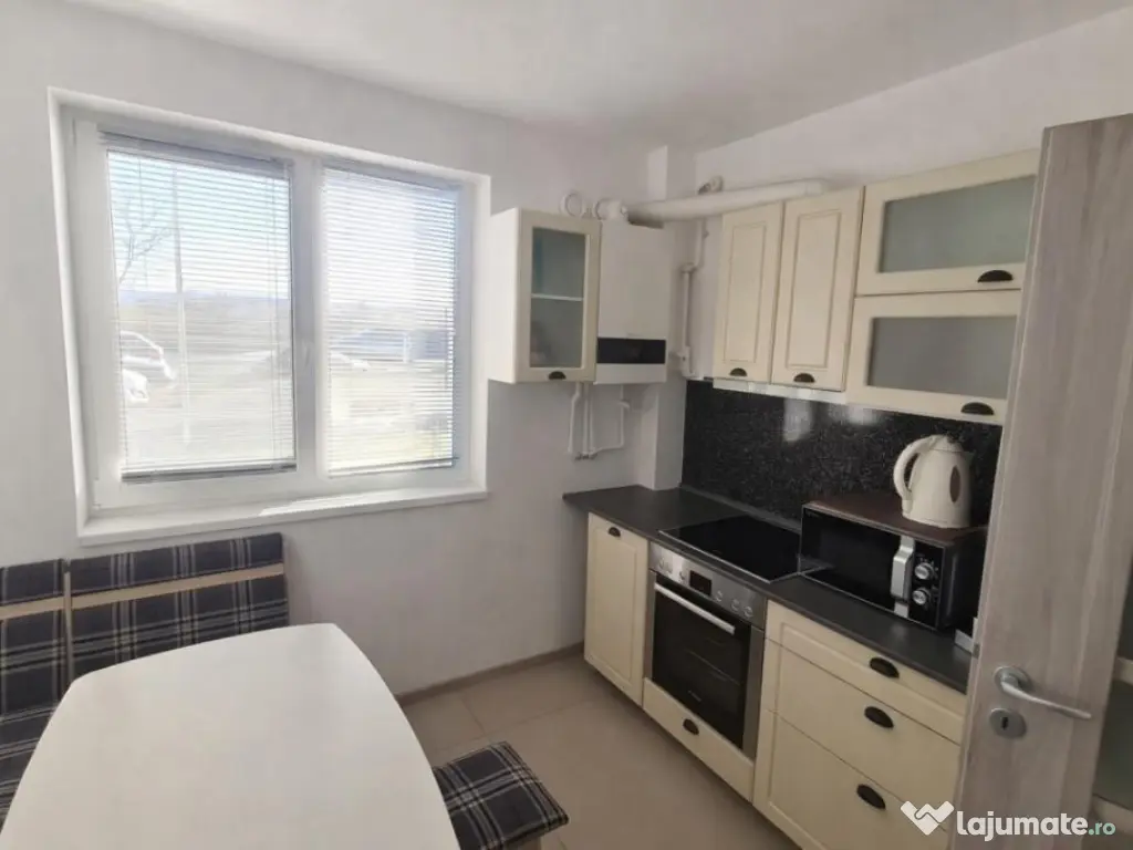 Apartament 3 camere zona Calea Surii Mici 