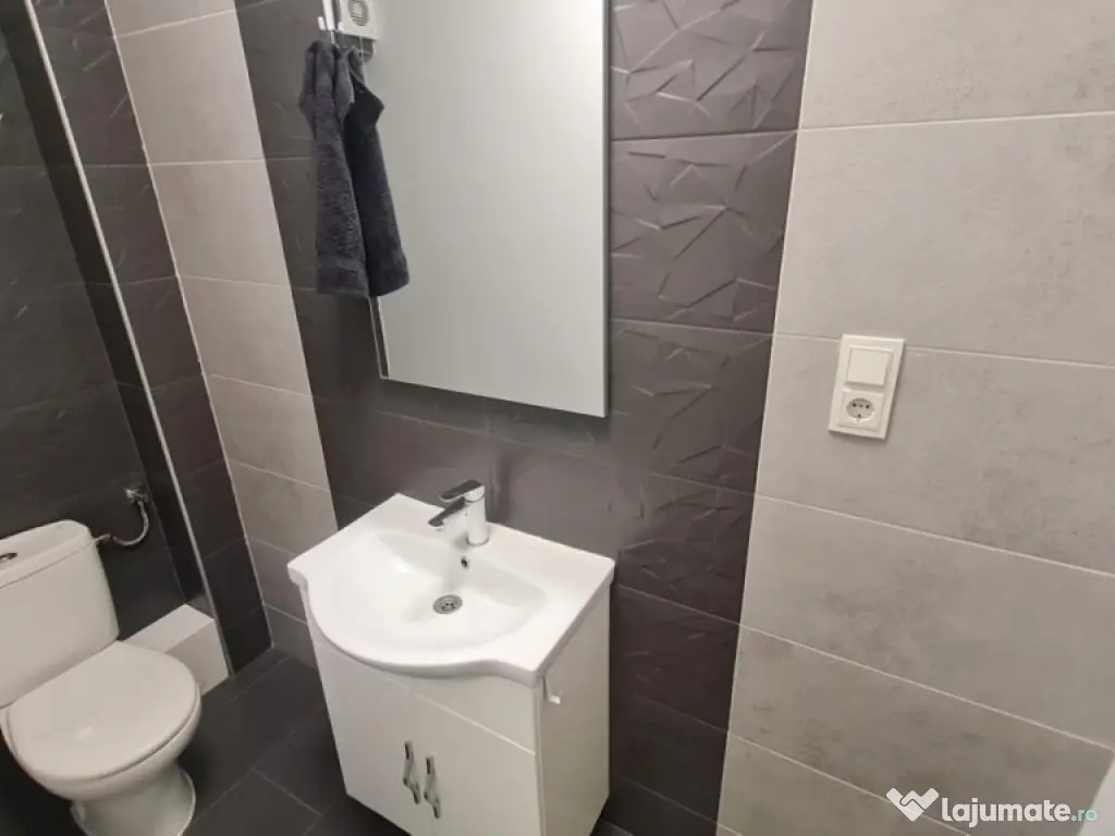 Apartament 3 camere zona Calea Surii Mici 