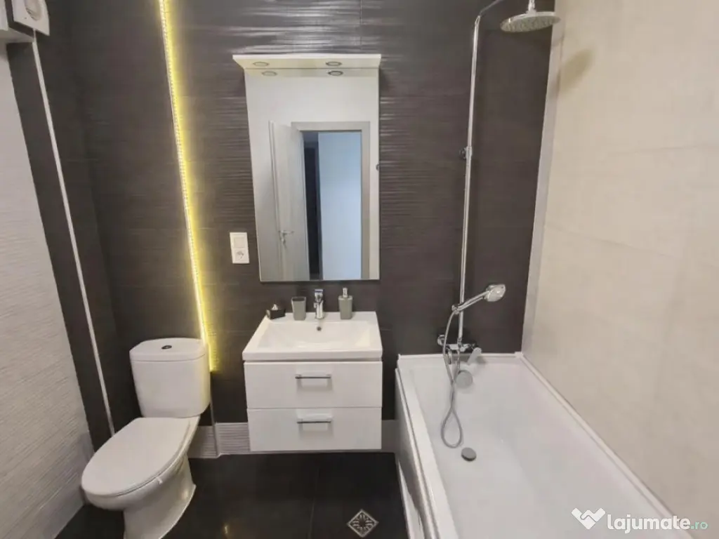 Apartament 3 camere zona Calea Surii Mici 