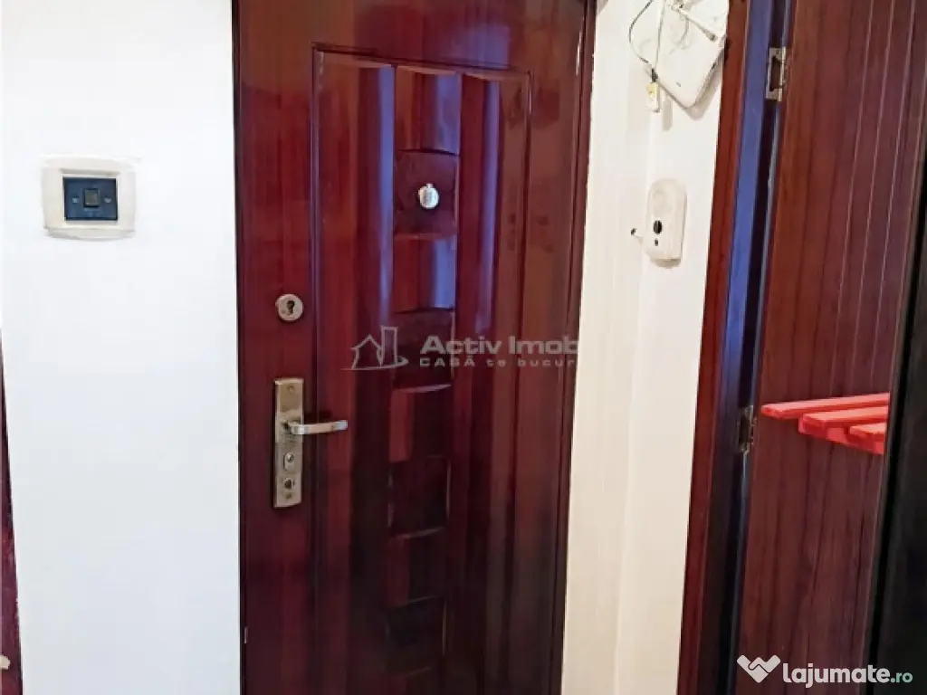 Apartament 3 cam. et. 2 in Moldova Nou#259;