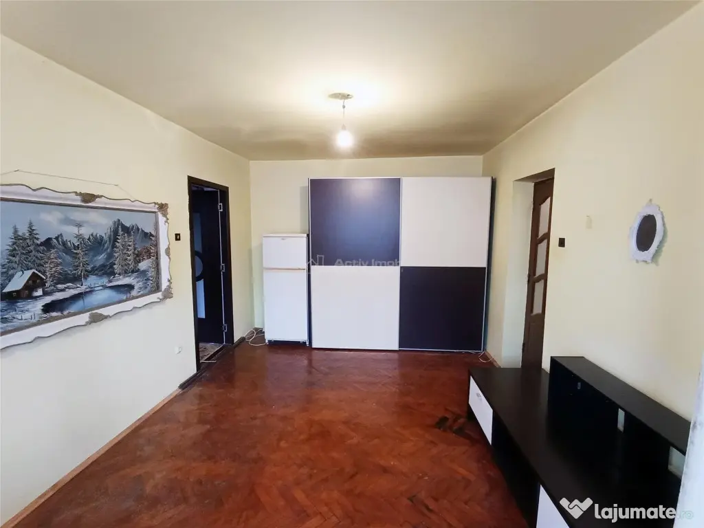 Apartament 3 cam. et. 2 in Moldova Nou#259;