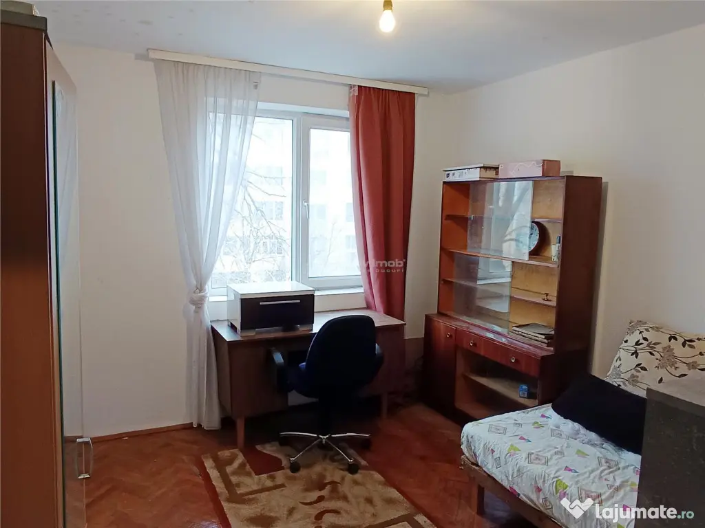 Apartament 3 cam. et. 2 in Moldova Nou#259;