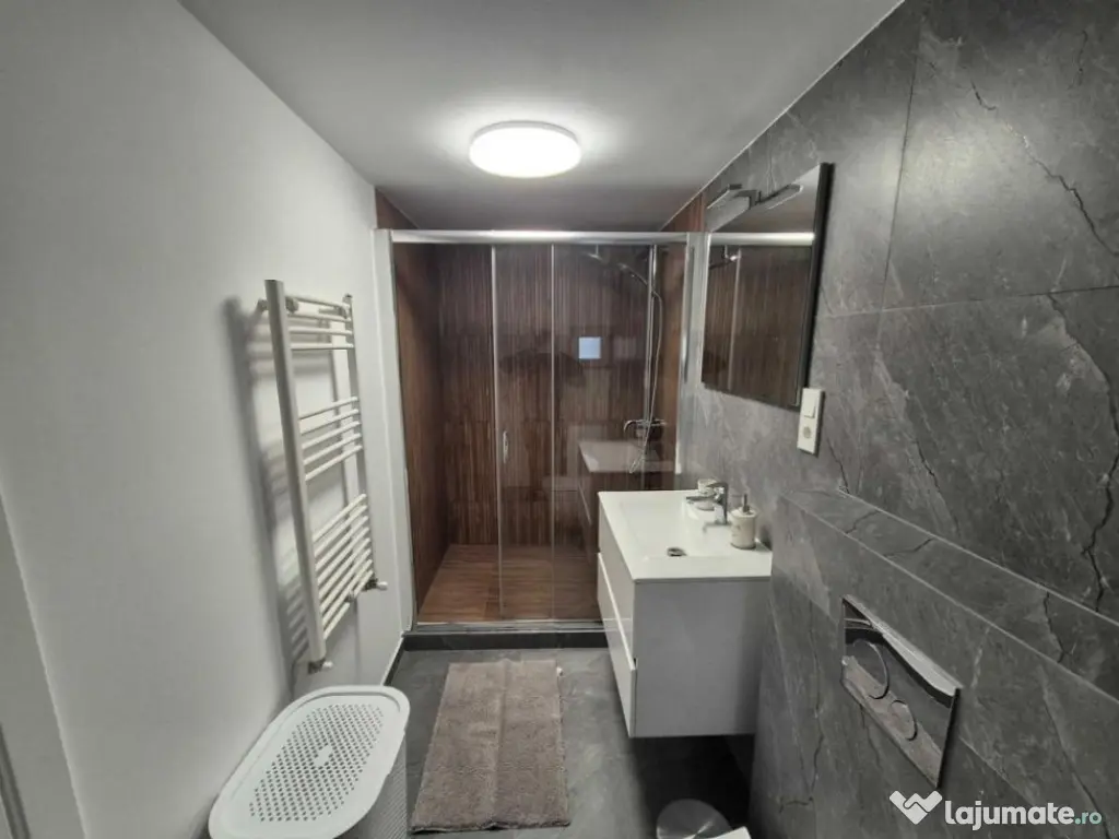 Apartament 2 camere zona Central 