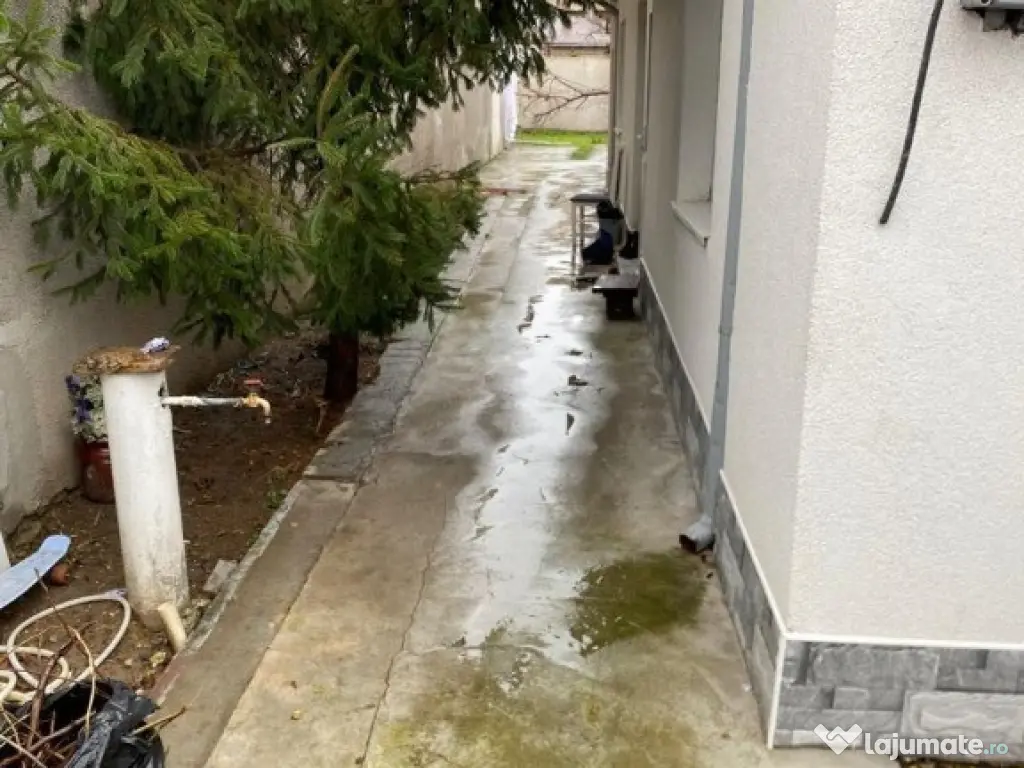 De vanzare casa 3 camere, renovata, zona Coiciu 