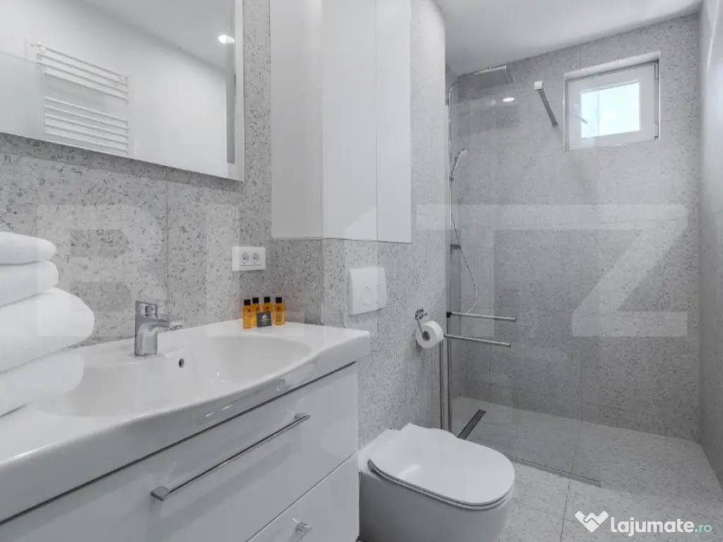 Apartament modern cu 3 camere, central, etaj 1 