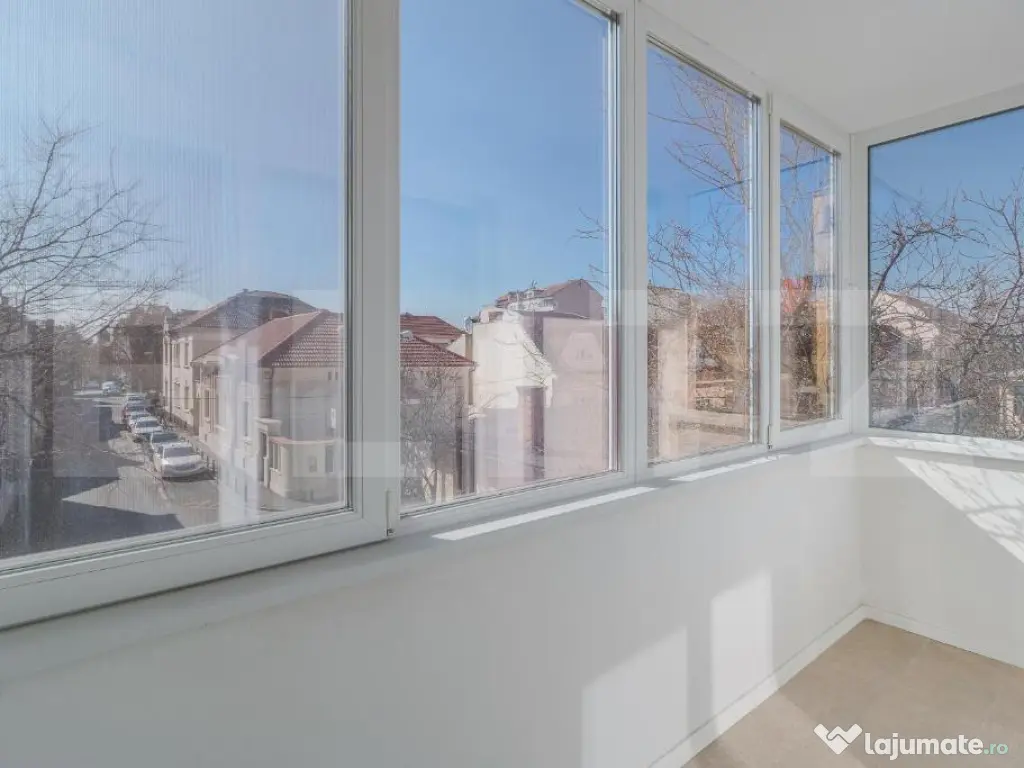 Apartament modern cu 3 camere, central, etaj 1 