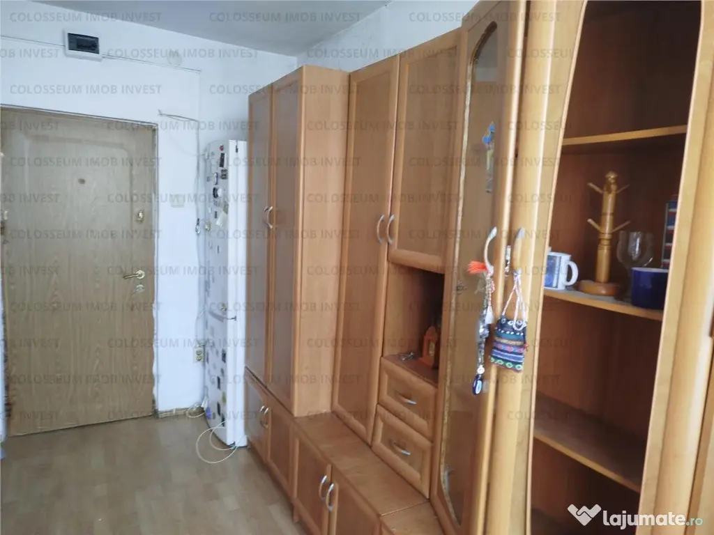 COLOSSEUM: Camera Ct termica mobilat utilat renovat Astra Orizont 