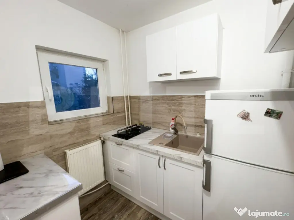 Garsoniera moderna, decomandata, 27 mp, zona: Expo Transilva 