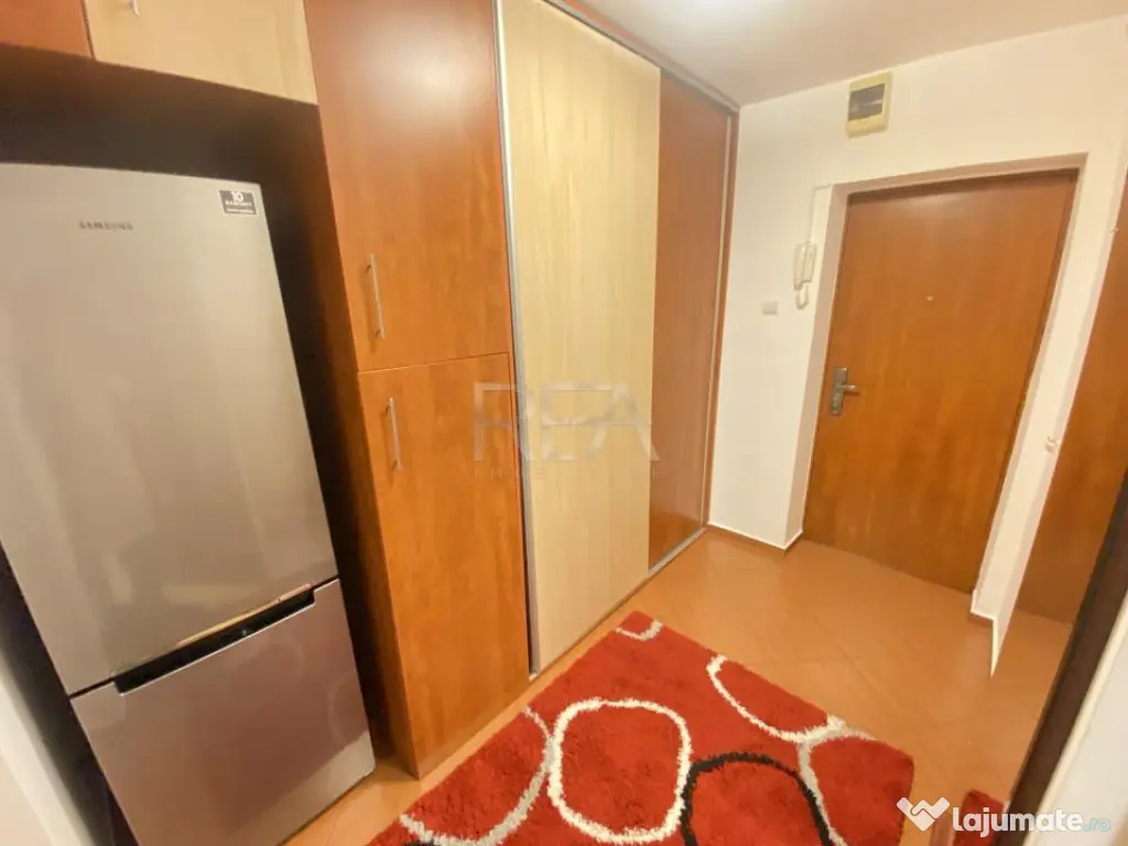 Garsoniera-Decomandata- Trafic Greu 