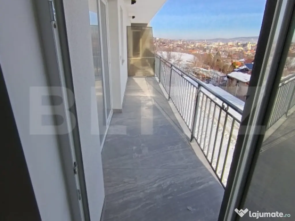 Apartament cu 3 camere, in suprafata de 85 mp si teren de 10 