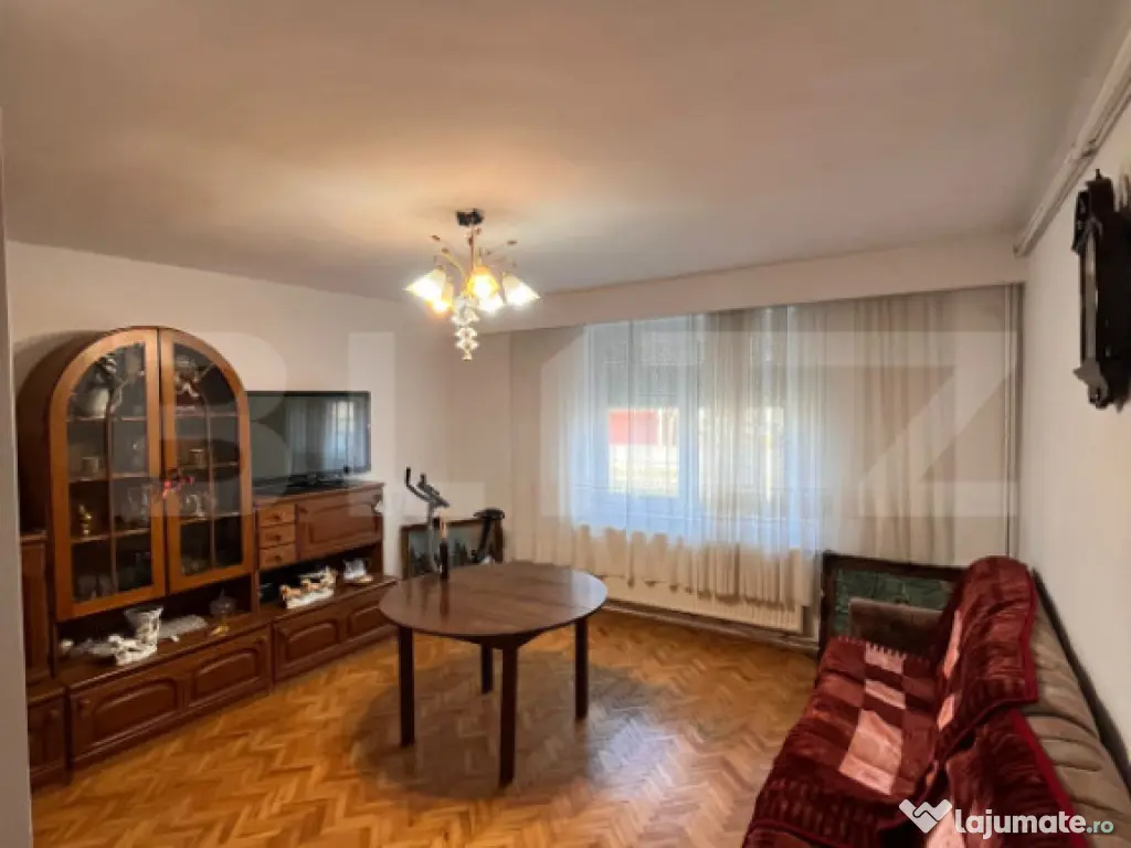 Casă spațioasă P+1 cu garaj și curte generoasă 