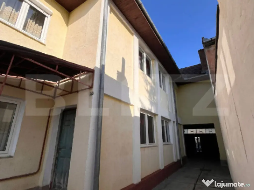 Casă spațioasă P+1 cu garaj și curte generoasă 