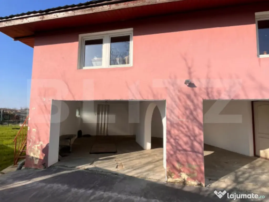 Casă spațioasă P+1 cu garaj și curte generoasă 