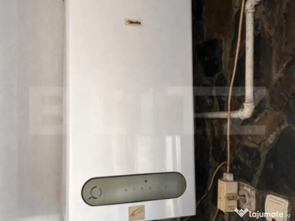 Casă cu teren generos in zona centrala 