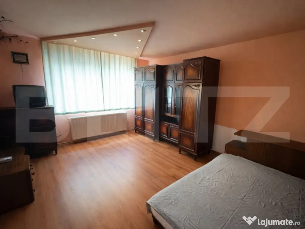 Casă cu teren generos in zona centrala 