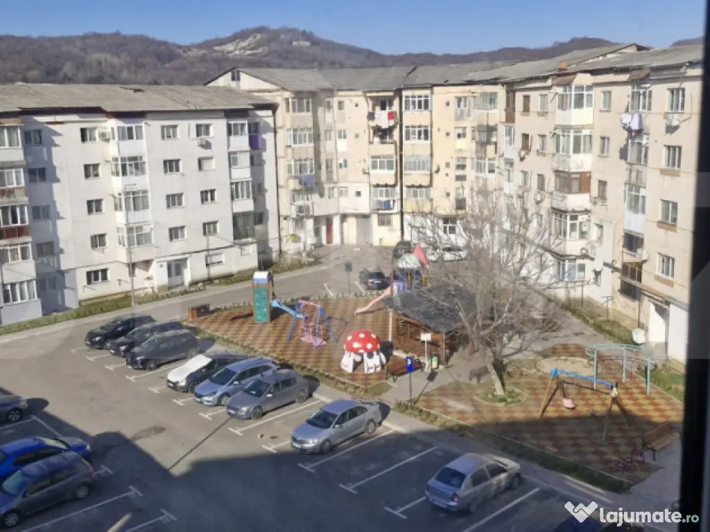 ???? Apartament 3 camere, 67 mp, zonă centrală 