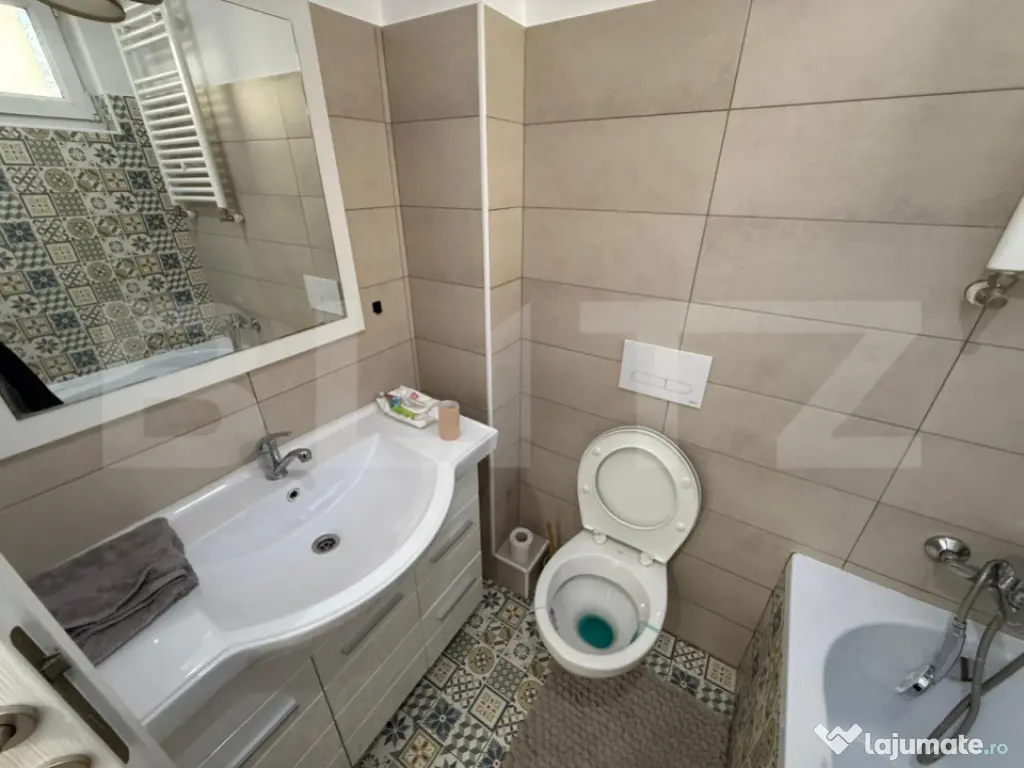 Apartament de 2 camere, 34 mp, renovat complet, zona Pod de 