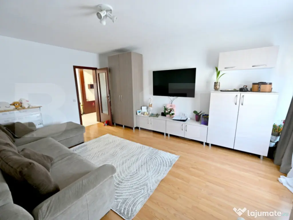 Apartament cu 2 camere, decomandat, 63,5 mp, cartier Veteran 