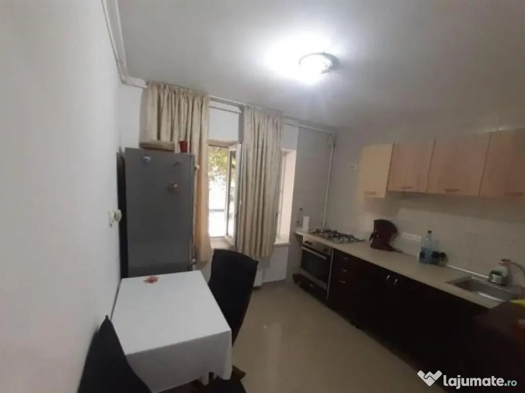 Piata sudului decomandat parter 