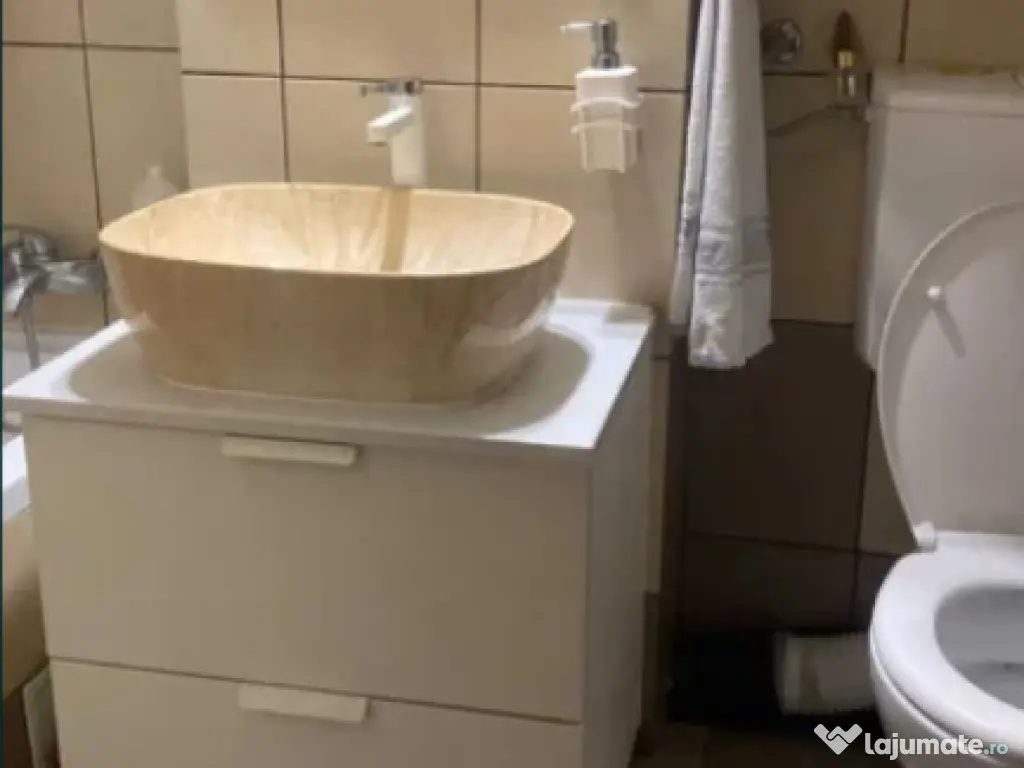 Apartament 2 camere, decomandat - zona Garii 