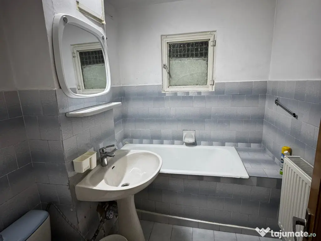 inchiriez apartament 2 camere 