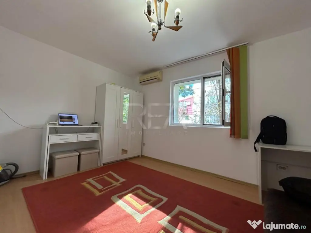 Garsonieră decomandata, Parcul Circului, et. 1, an 1983 