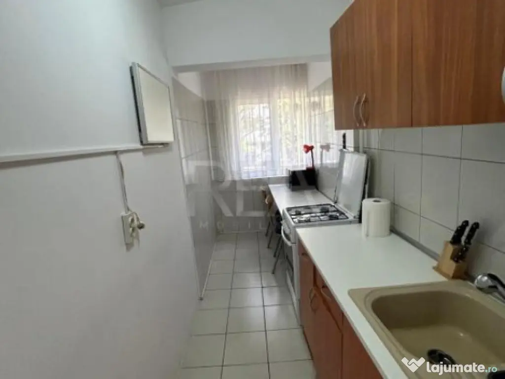 Garsonieră decomandata, Parcul Circului, et. 1, an 1983 