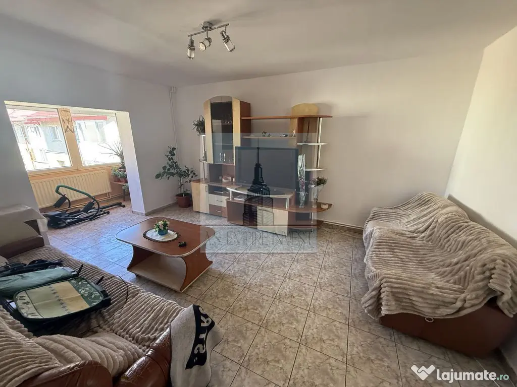 Apartament 4 camere, pe 2 nivele, 92 mp utili-zona Racadau