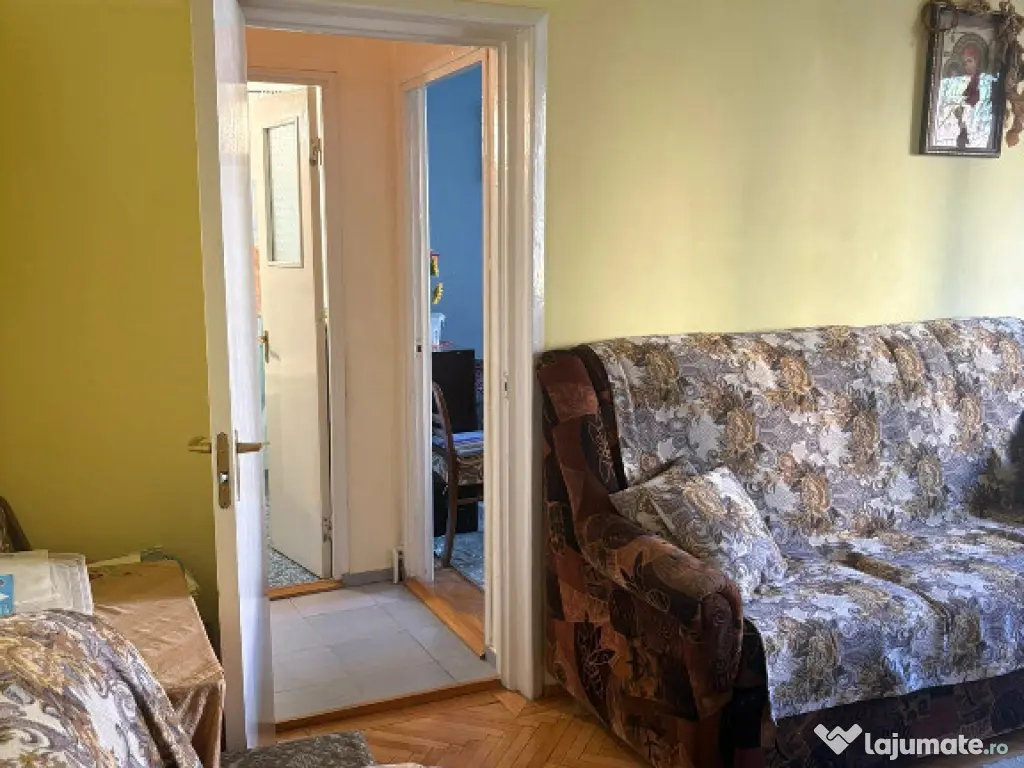Apartament de 3 camere zona Astra,