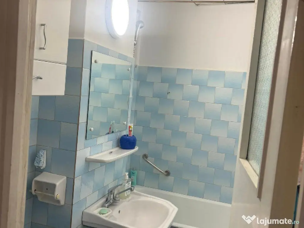 Apartament de 3 camere zona Astra,