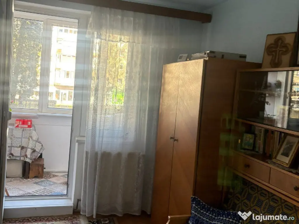 Apartament de 3 camere zona Astra,