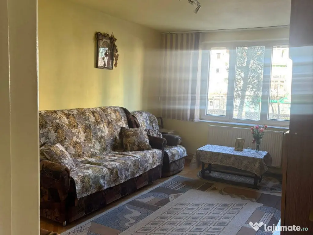 Apartament de 3 camere zona Astra,