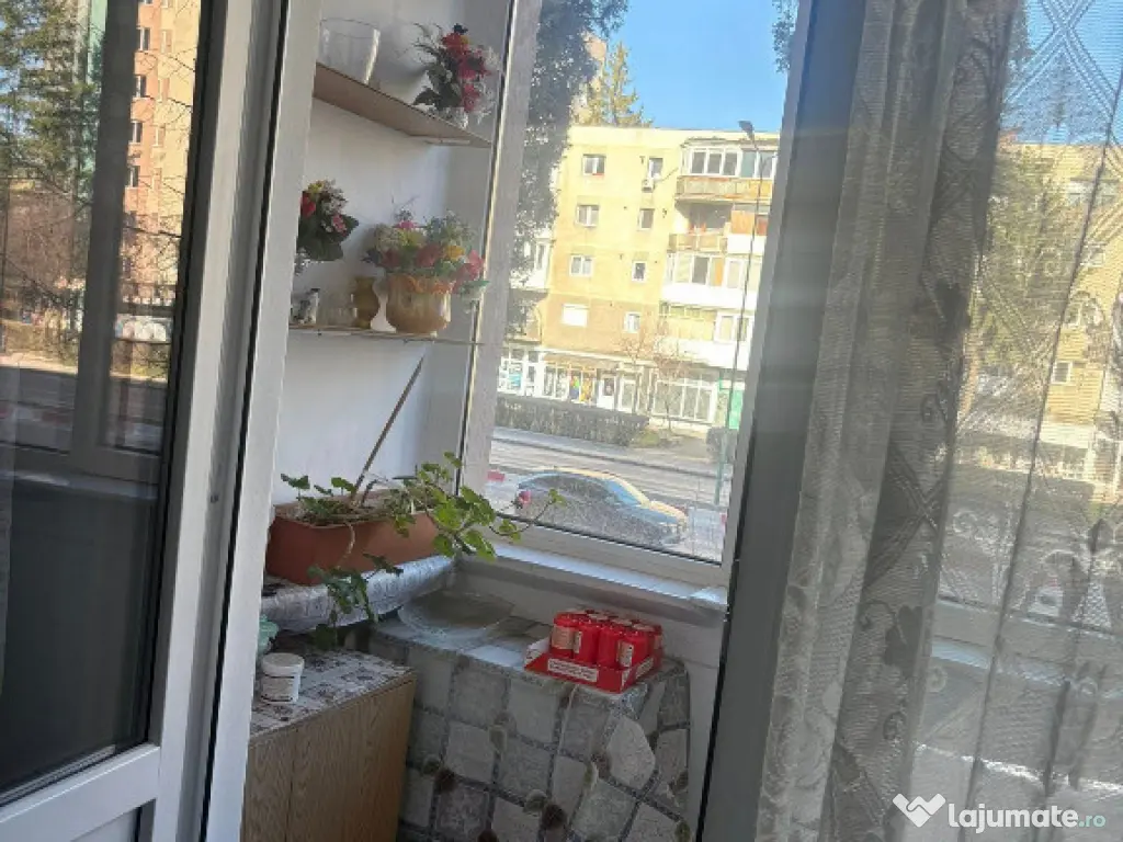 Apartament de 3 camere zona Astra,